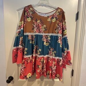 MISSLOOK Floral Tiered Peasant Tunic in Rust, Teal & Coral